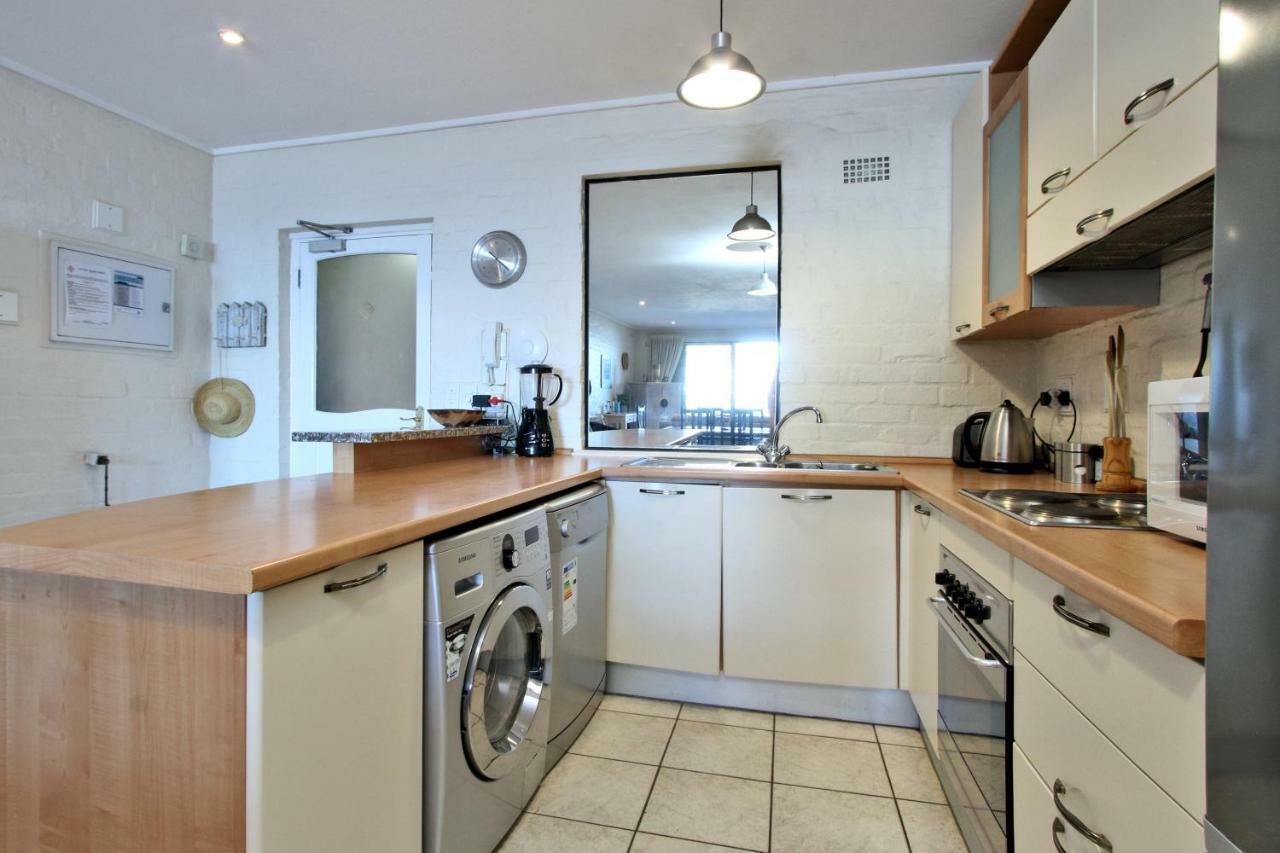 9 The Village * Hout Bay